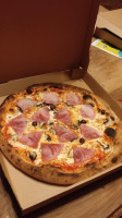 Pizzeria La Maïoun food