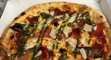 Pizzeria La Maïoun food