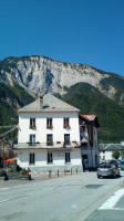 Café Des Négociants outside