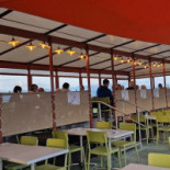 Dégustation Tonneau Huîtres Et Moules Extérieur