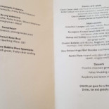 Une Table à Deux Cardápio