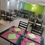 Au Petit Mantilly inside