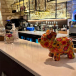 La Reine Des Prés Dentro