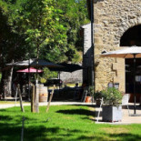 La Reine Des Prés Exterior