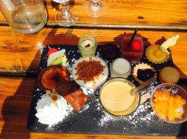 Le Balcon Du Lac food