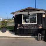 French Tacos outside