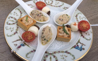 Château Colbert food