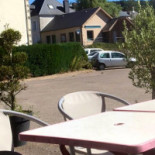 L'ideal Cafe Exterior