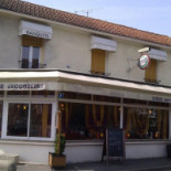 Chez Jacqueline outside