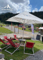 Le Passe-Montagne outside