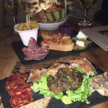 La Cave à Aimé Mérindol food