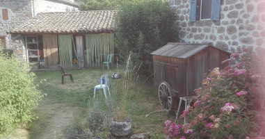 Gîte La Tsabone outside