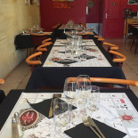 Les Marronniers Dentro