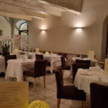 Le Mas Du Capoun inside