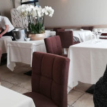 Le Mas Du Capoun inside