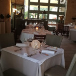 Le Mas Du Capoun inside