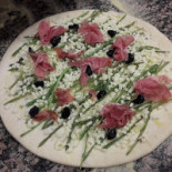 Pizza Les Deux Frères food