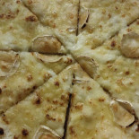 Pizza Les Deux Frères food