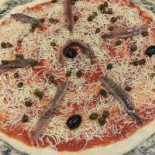 Pizza Les Deux Frères food