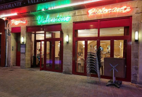 Pizzeria Valentino Exterior