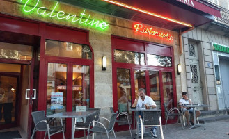 Pizzeria Valentino Exterior