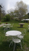 L'auberge Du Moulin outside