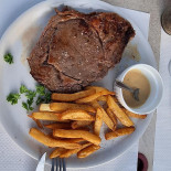 La Bonne Auberge Comida