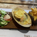 Le Dolmen De Ronyly's food