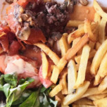 Le Dolmen De Ronyly's food