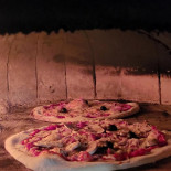 Baraka La Guinguette Pizzeria Pizza Dentro