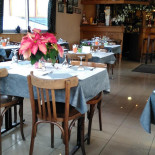 Au Petit Gourmet Dentro