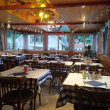 Au Petit Gourmet Dentro