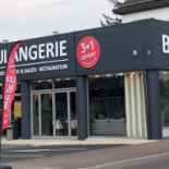 Sophie Lebreuilly Exterior