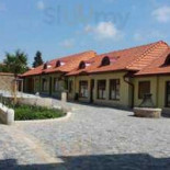 Chez Jean Léon Exterior