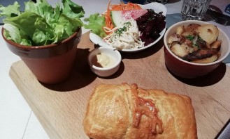 Cocotte Rouge food