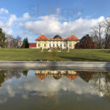 Cukrárna A Kavárna U Tří Císařů outside