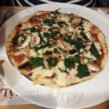 Dvoreček Nourriture