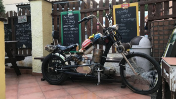 U Prince Miroslava Extérieur