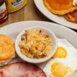 Relais De Tours Nord food