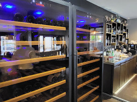 Vinalia inside
