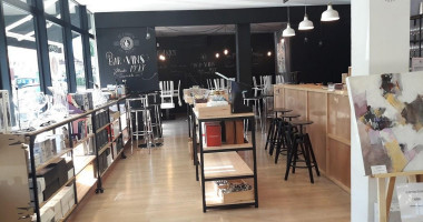 Le Comptoir De Pessac inside