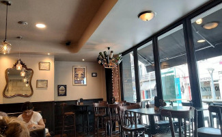 Le Bistrot des Bouchons À l'intérieur