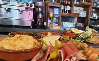 Le Bistrot des Bouchons food