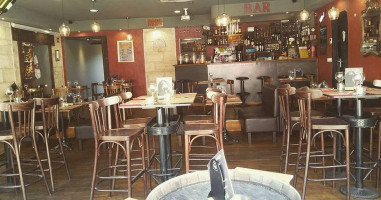 Le Bistrot des Bouchons À l'intérieur