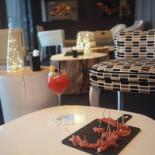 Le Comptoir De La Butte Dentro