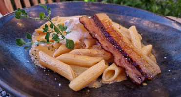 Les Arbousiers food