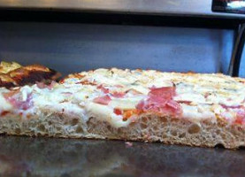 Pianeta Pizza food