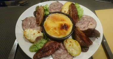 La Tour De Pise food