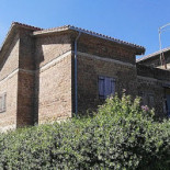 Au Fil De L'eau outside