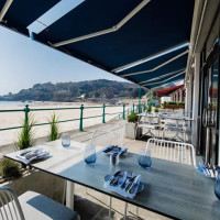 Yoshi Sushi outside